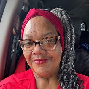 Meet your Posher, Aquanetta